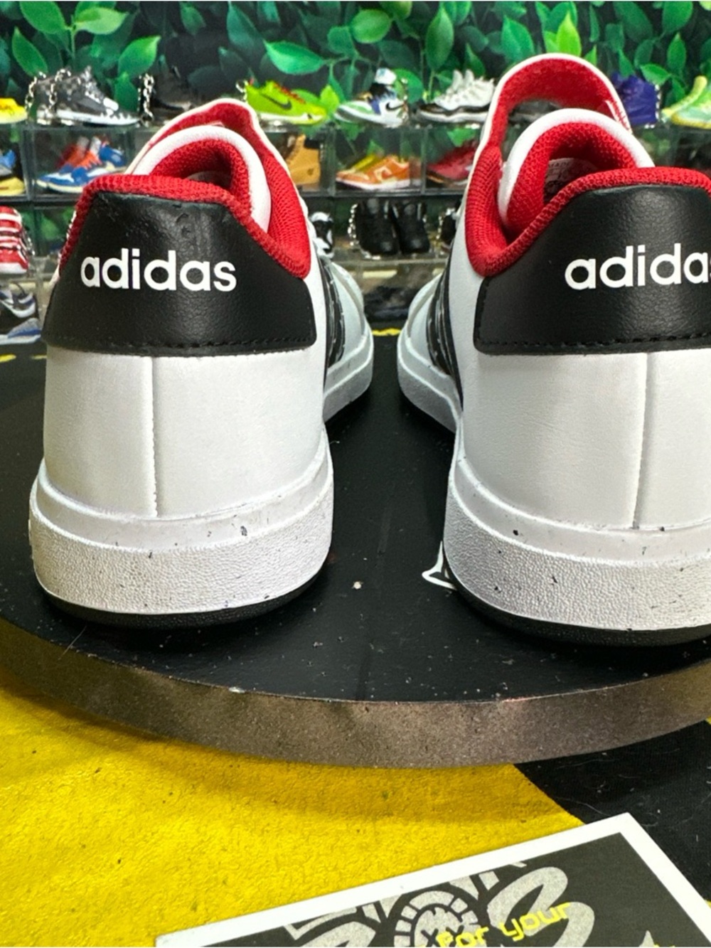 Adidas Grand Court X Marvel Spider-Man Size 2Y - Picture 4 of 7
